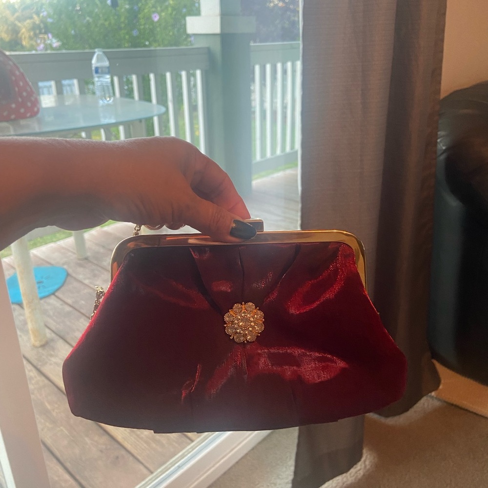 Cute burgundy evening bag. - Picture 3 of 7